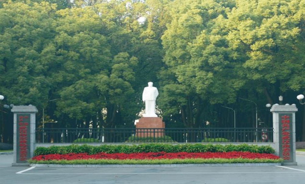 某市委